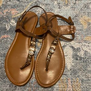 Simply Vera Wang Brown Thong Sandals gold accents Size 8